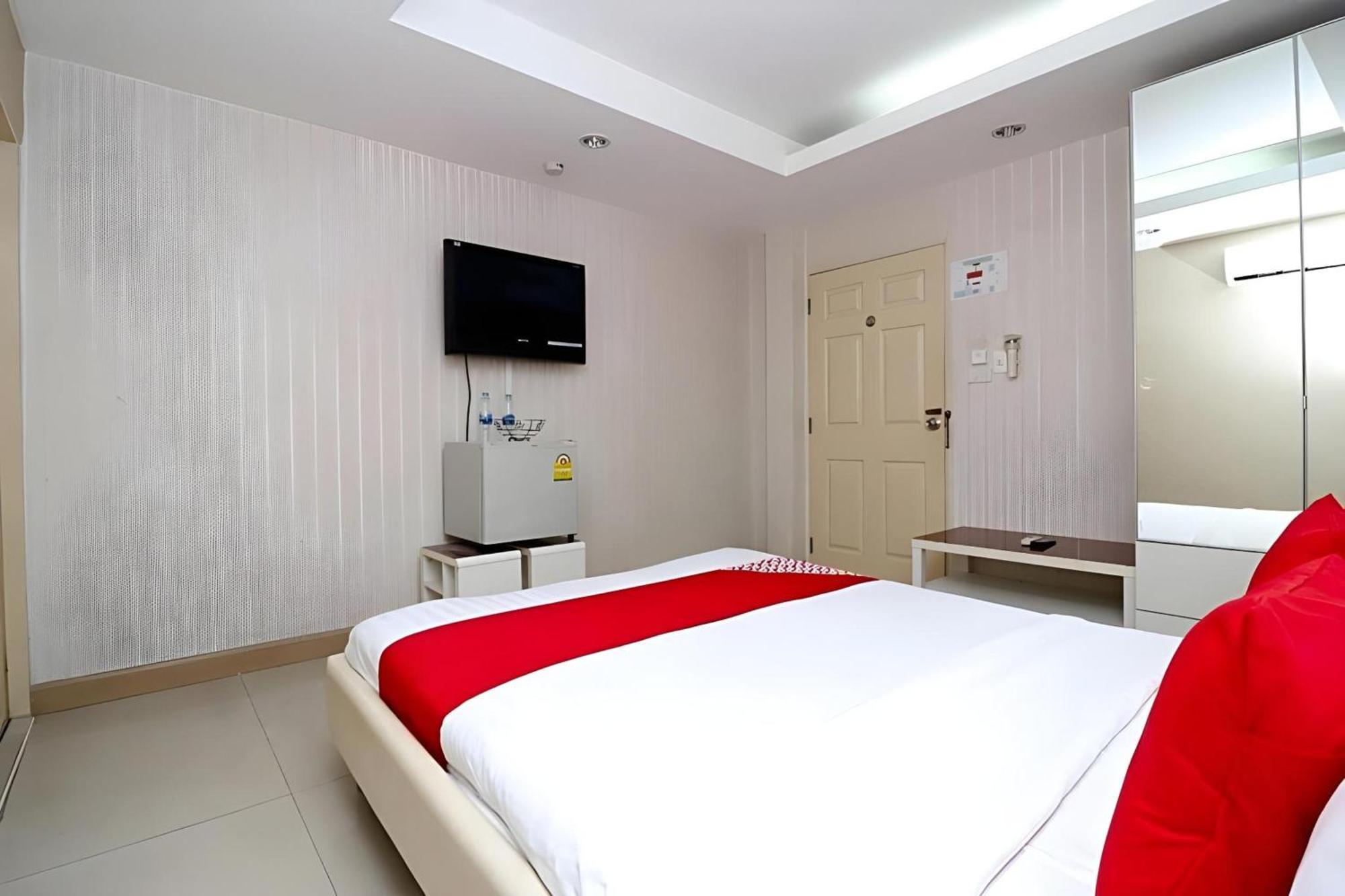 Diamond Residence Silom Bangkok Esterno foto