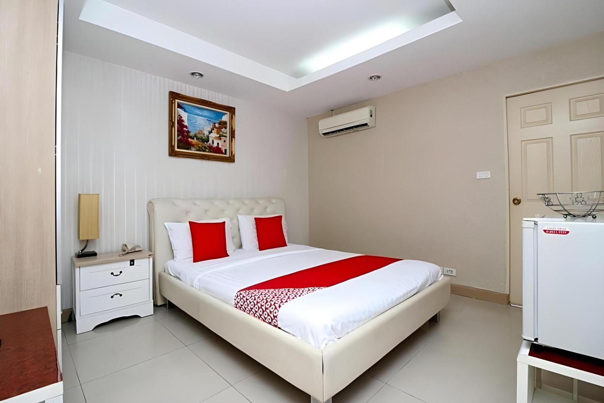 Diamond Residence Silom Bangkok Esterno foto