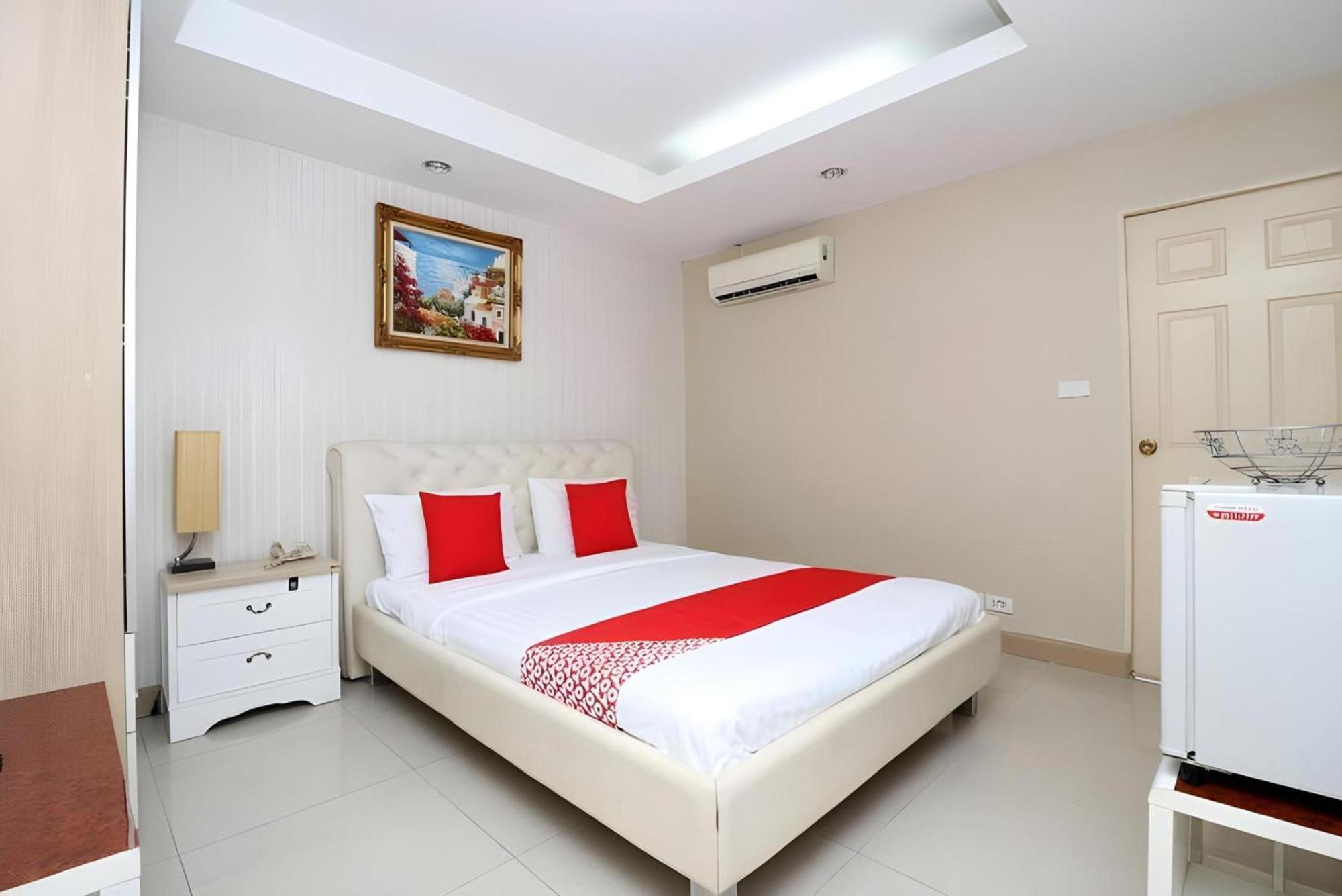 Diamond Residence Silom Bangkok Esterno foto