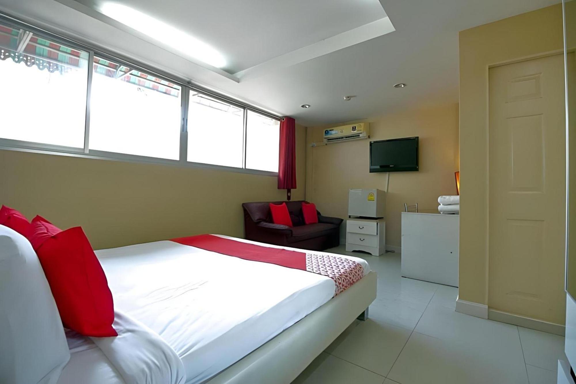 Diamond Residence Silom Bangkok Esterno foto
