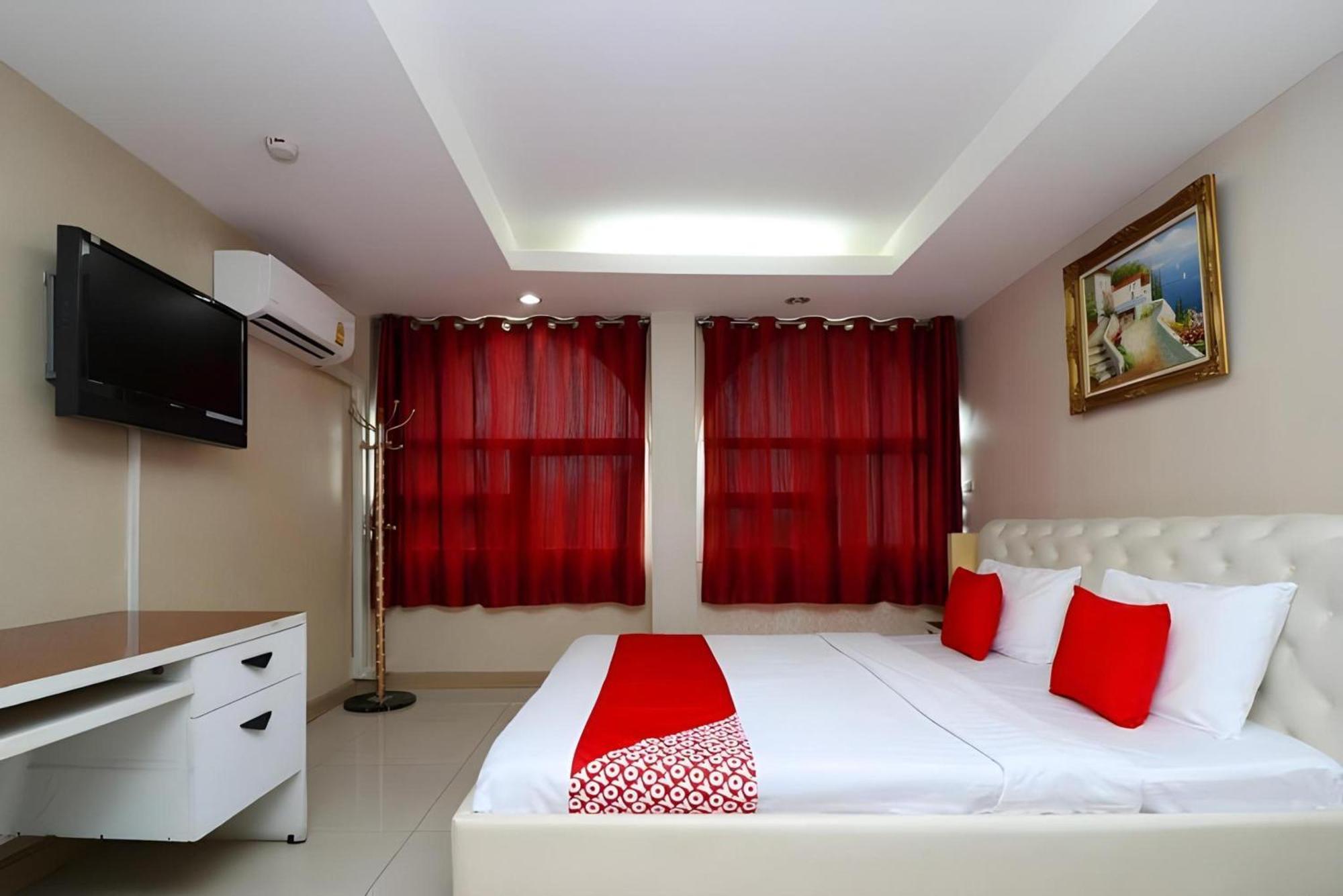 Diamond Residence Silom Bangkok Esterno foto