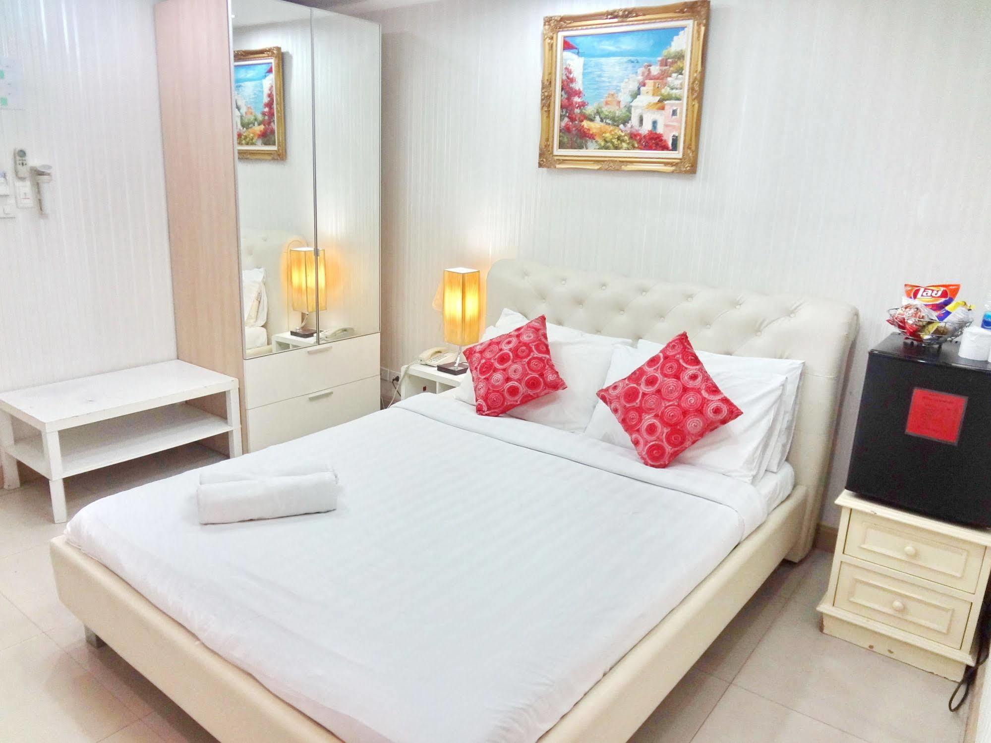 Diamond Residence Silom Bangkok Esterno foto